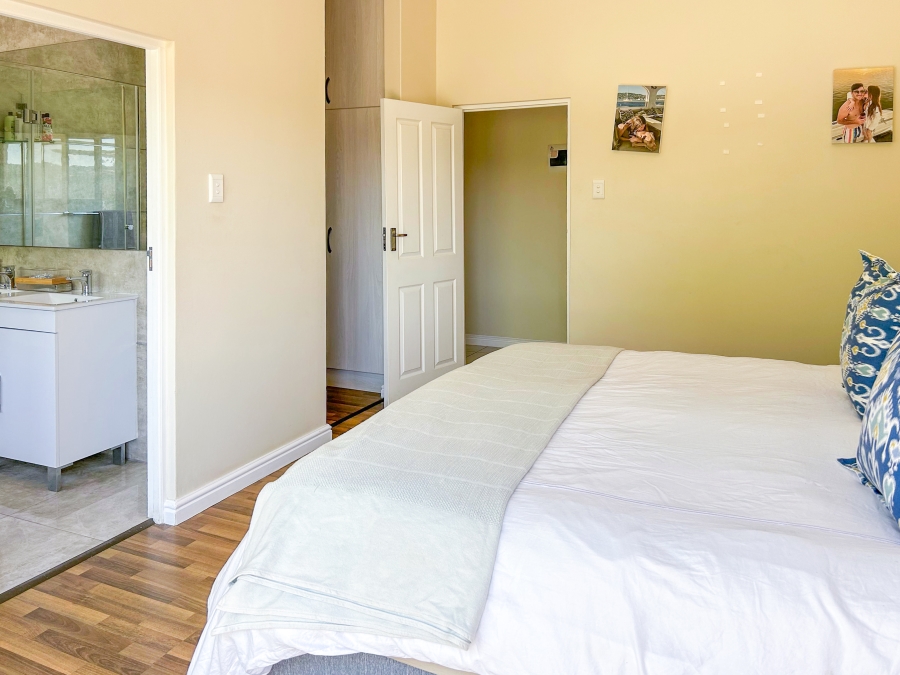 5 Bedroom Property for Sale in Knysna Heights Western Cape